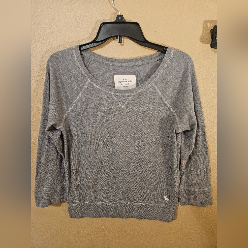 Abercrombie & Fitch Women Light Gray Round Neck Long Sleeve Light Sweater Sz M